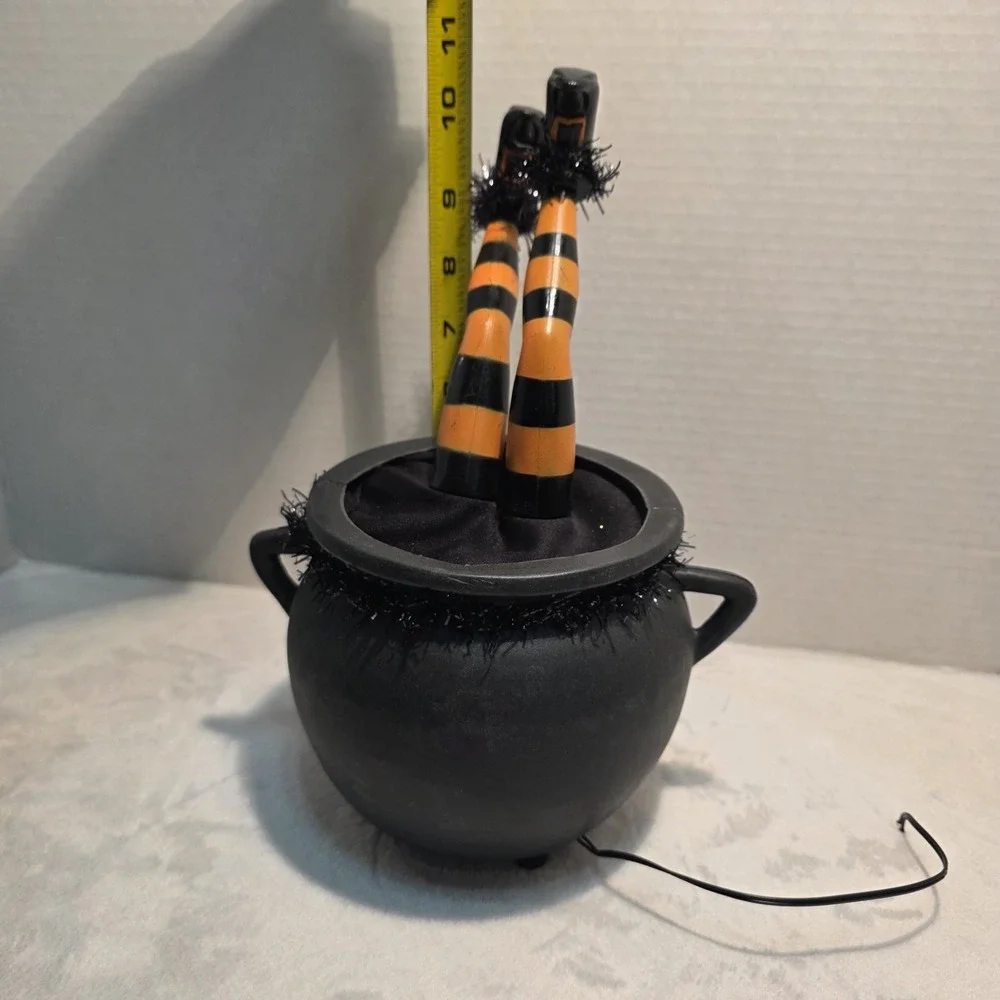 Animated Halloween Kicking‎ Cackling Witch Leg Cauldron Tekky Toys Tested
